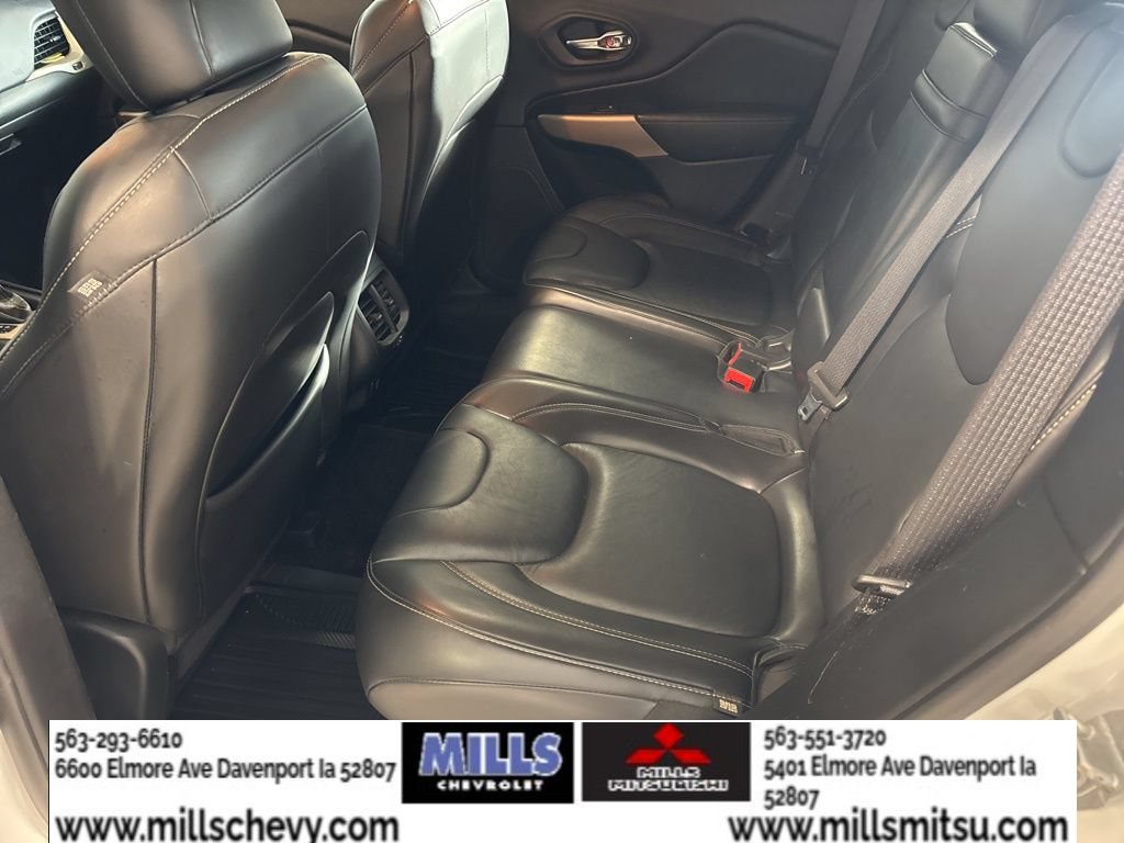 Used 2018 Jeep Cherokee Limited AWD/4WD image 12