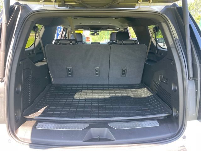 Used 2022 Chevrolet Suburban RST w/ Sport Performance Package AWD/4WD image 11