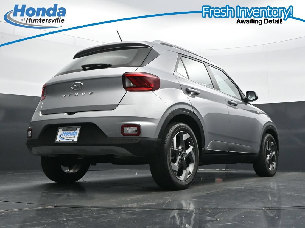 Used 2025 Hyundai Venue SEL FWD image 33