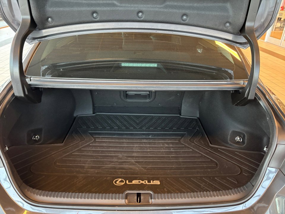 Used 2023 Lexus ES 350 w/ Premium Package image 19