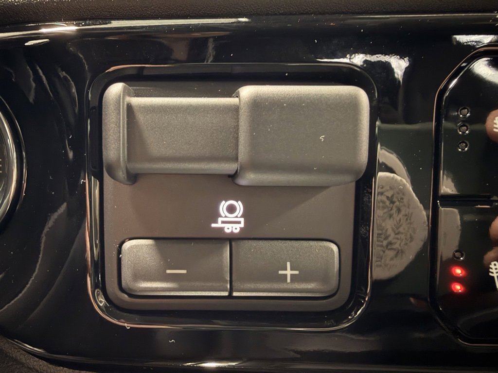 Used 2025 Chevrolet Silverado 2500 LT image 47