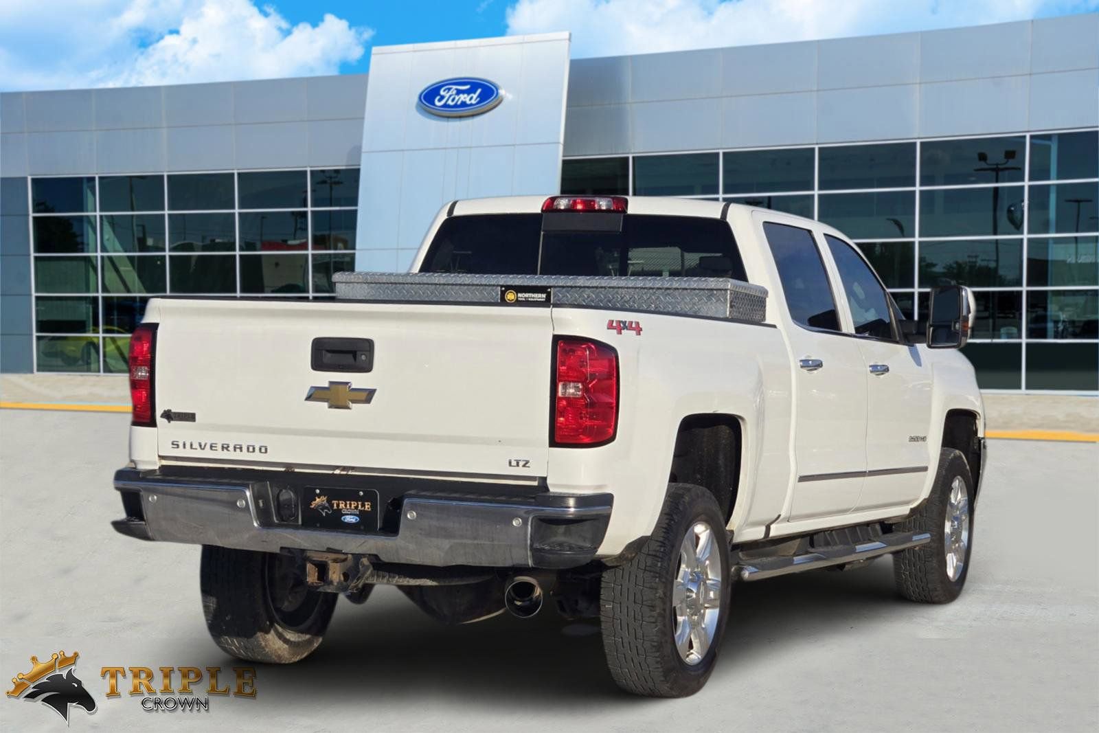 Used 2018 Chevrolet Silverado 2500 LTZ w/ Duramax Plus Package AWD/4WD image 4