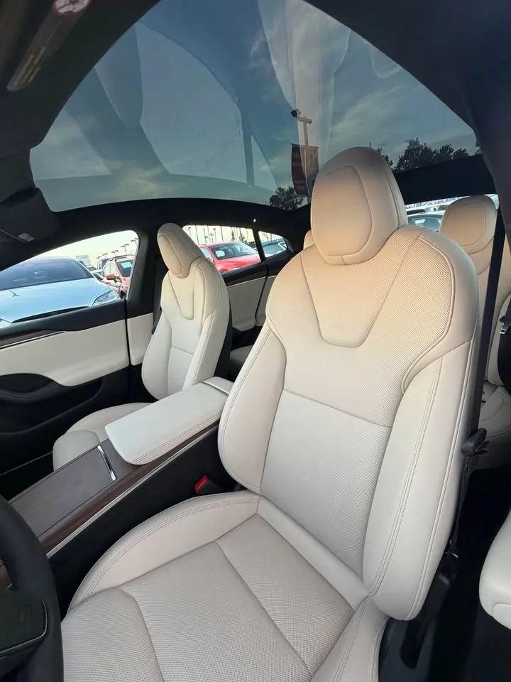Used 2025 Tesla Model S AWD/4WD image 10