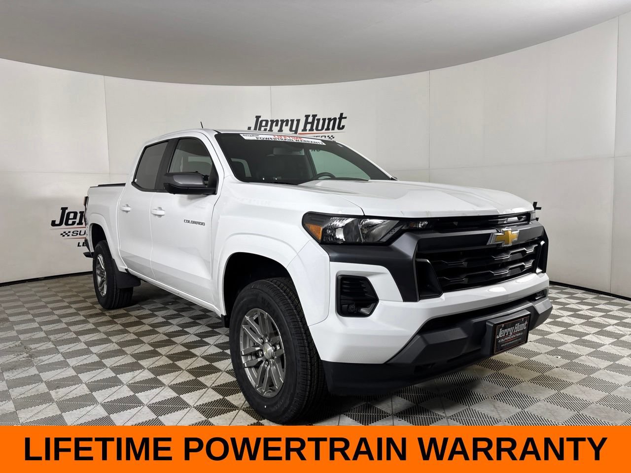 Used 2023 Chevrolet Colorado LT w/ LT Convenience Package II AWD/4WD image 4