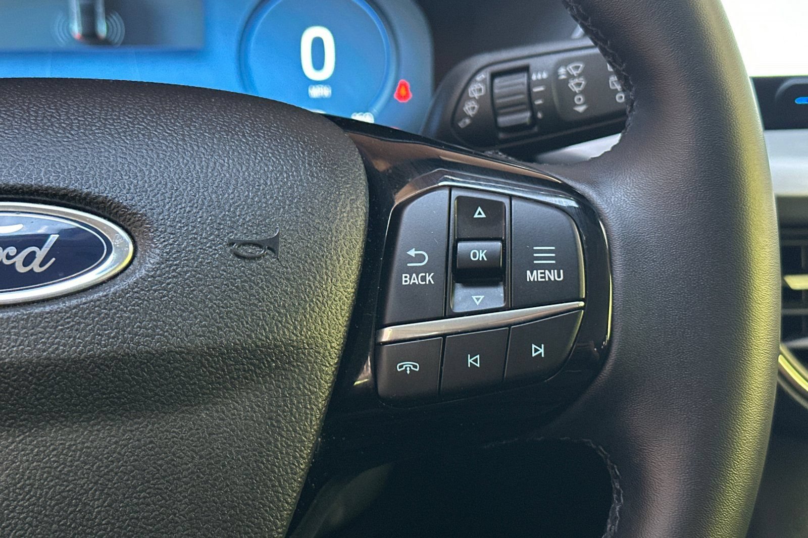Used 2025 Ford Escape Platinum AWD/4WD image 33