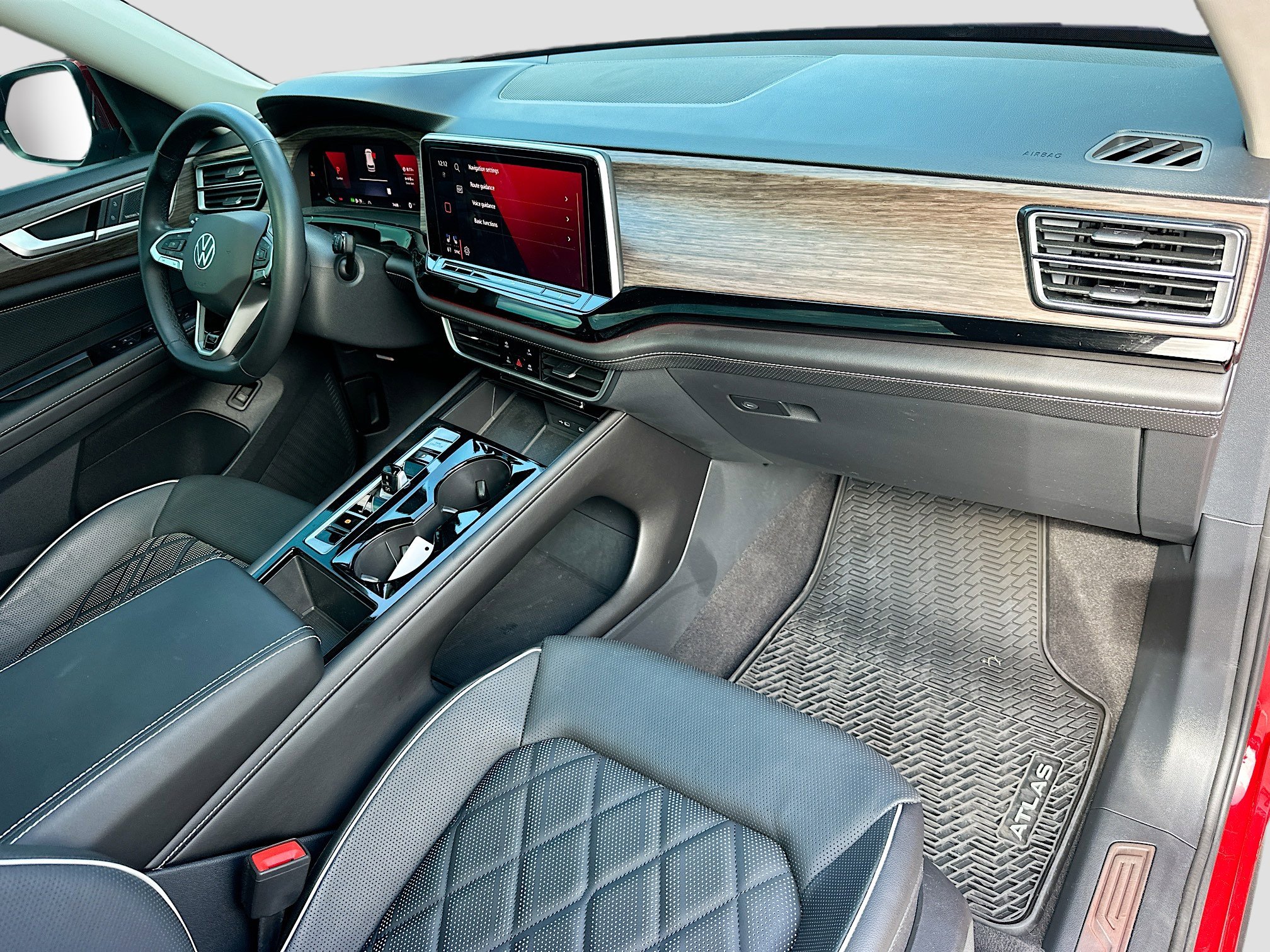 Used 2024 Volkswagen Atlas SEL Premium R-Line image 36