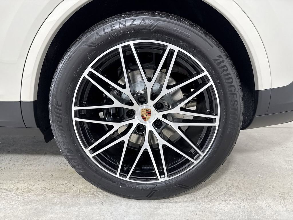 New 2026 Porsche Cayenne image 14