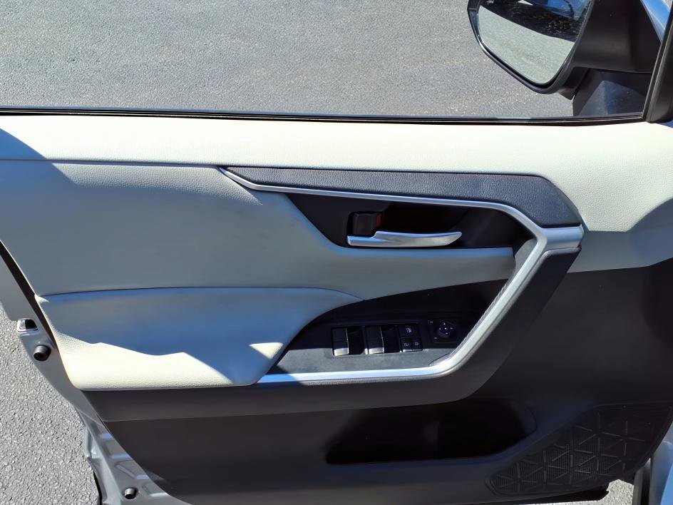 Certified 2024 Toyota RAV4 XLE FWD image 16