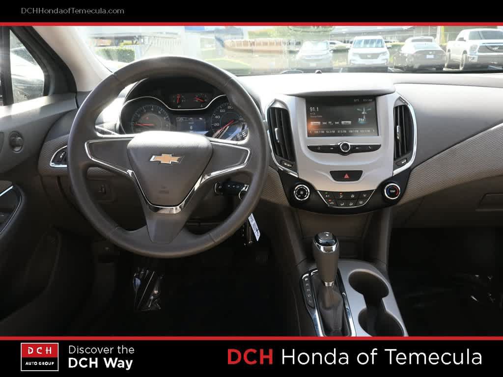 Used 2017 Chevrolet Cruze LS FWD image 8
