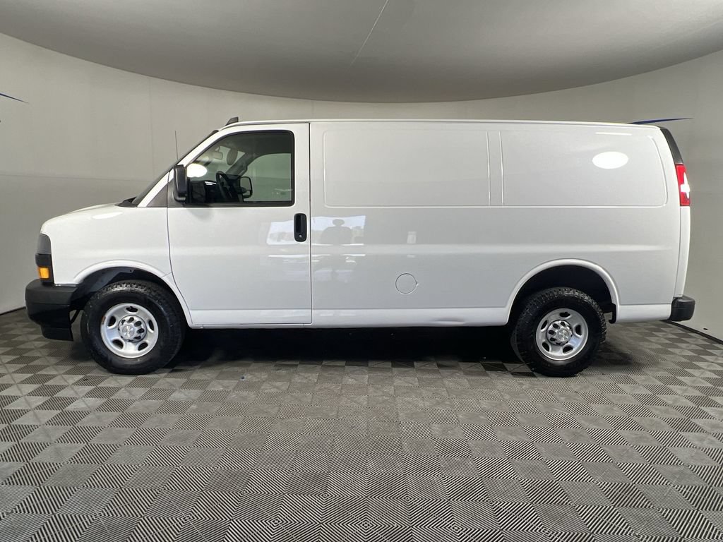 Used 2019 Chevrolet Express 2500 RWD image 5