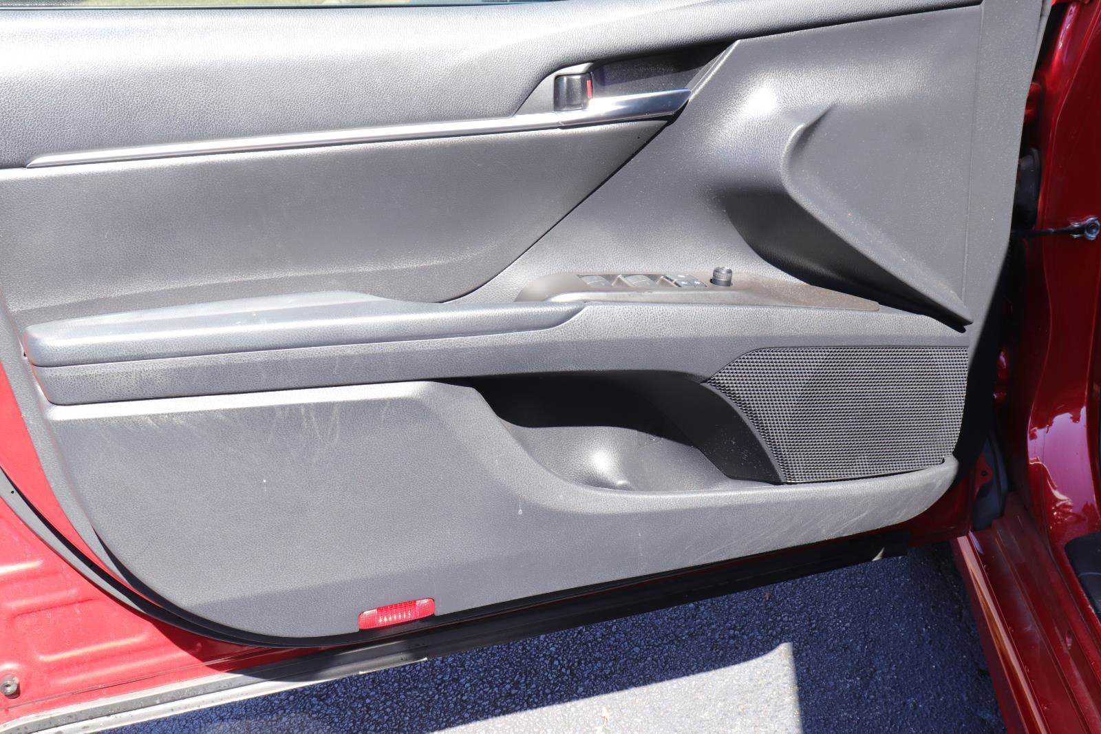 Used 2021 Toyota Camry SE image 10