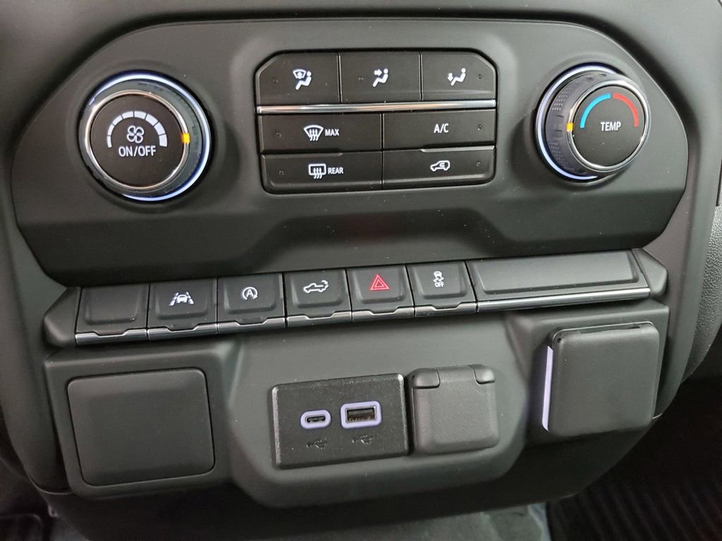 Used 2024 Chevrolet Silverado 1500 Custom image 18
