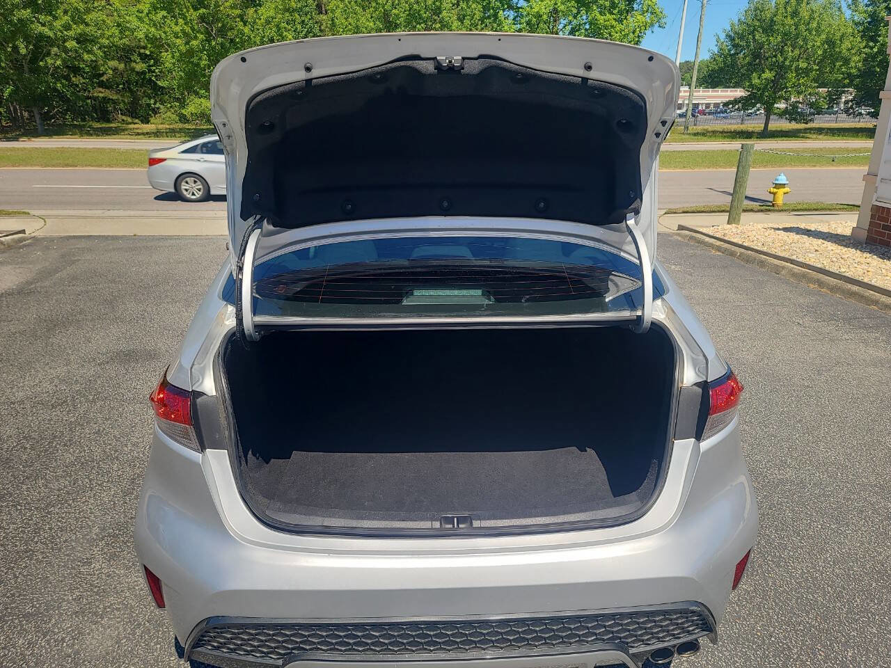 Used 2020 Toyota Corolla SE FWD image 28