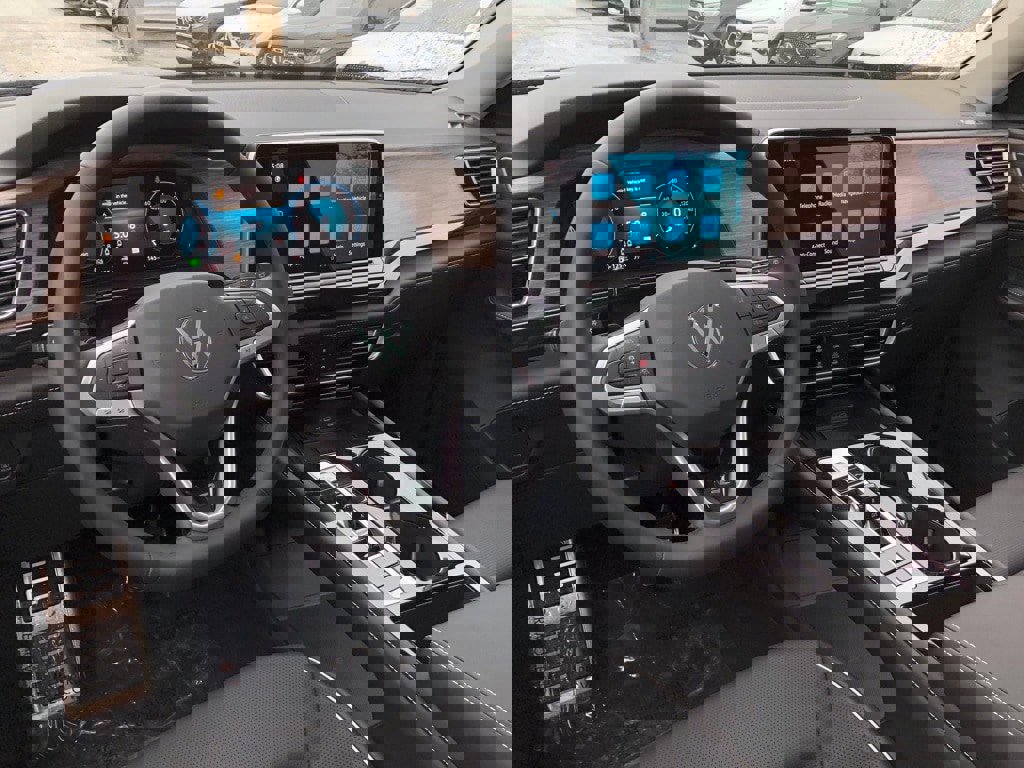 New 2025 Volkswagen Atlas SEL Premium R-Line image 16