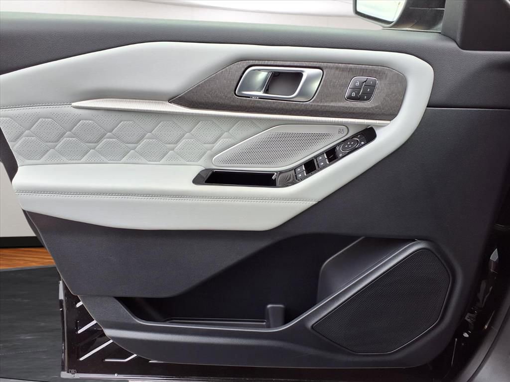 New 2026 Ford Explorer Platinum w/ LUX Leather Package image 16