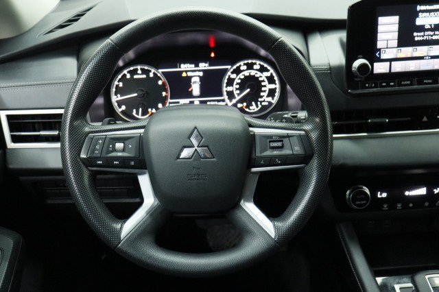 Used 2023 Mitsubishi Outlander ES FWD image 23