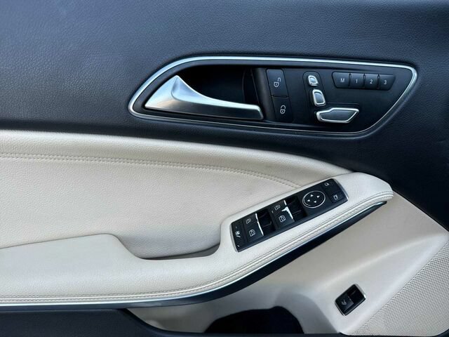 Used 2018 Mercedes-Benz CLA 250 image 11