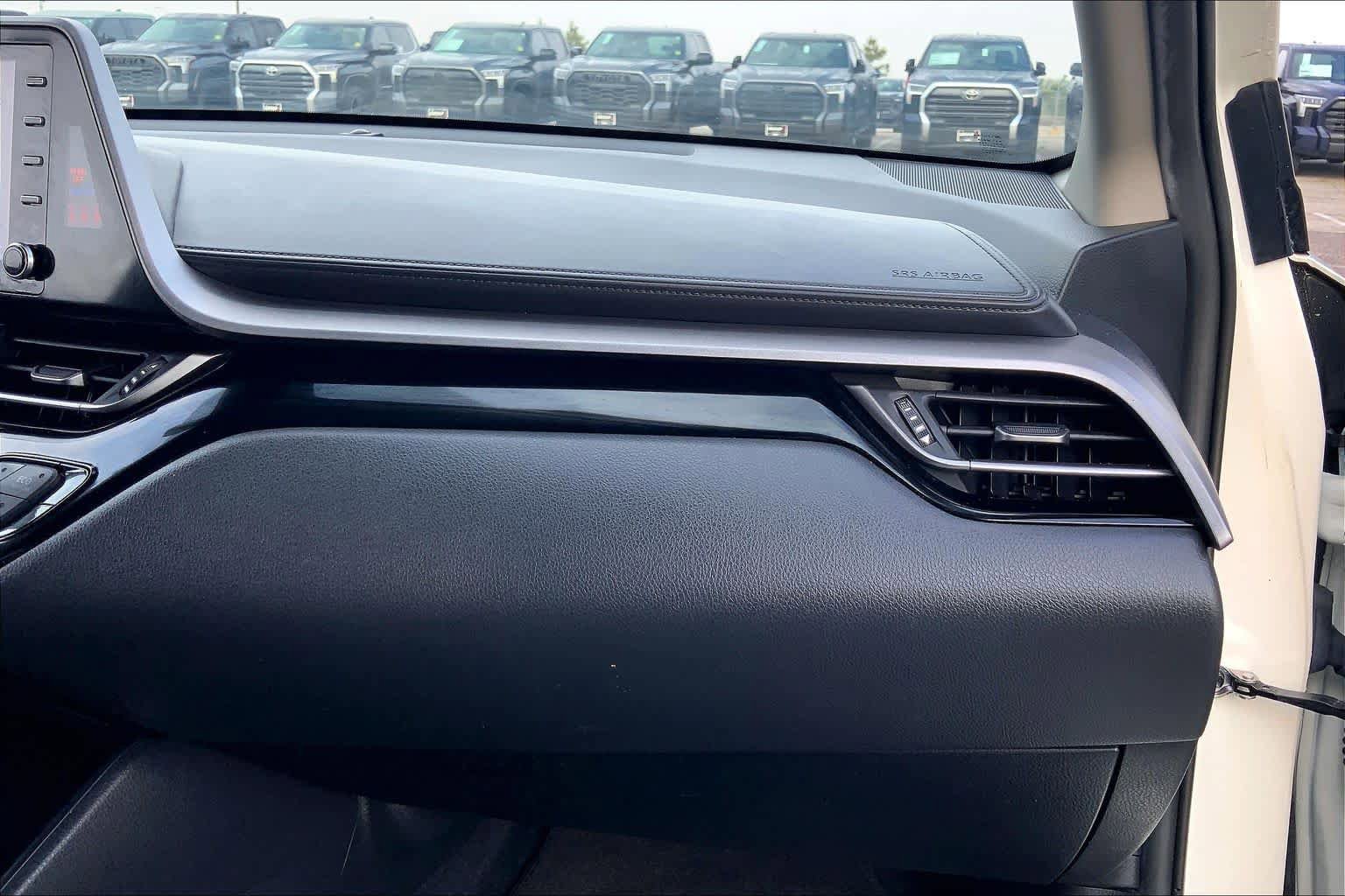 Used 2021 Toyota C-HR LE FWD image 18