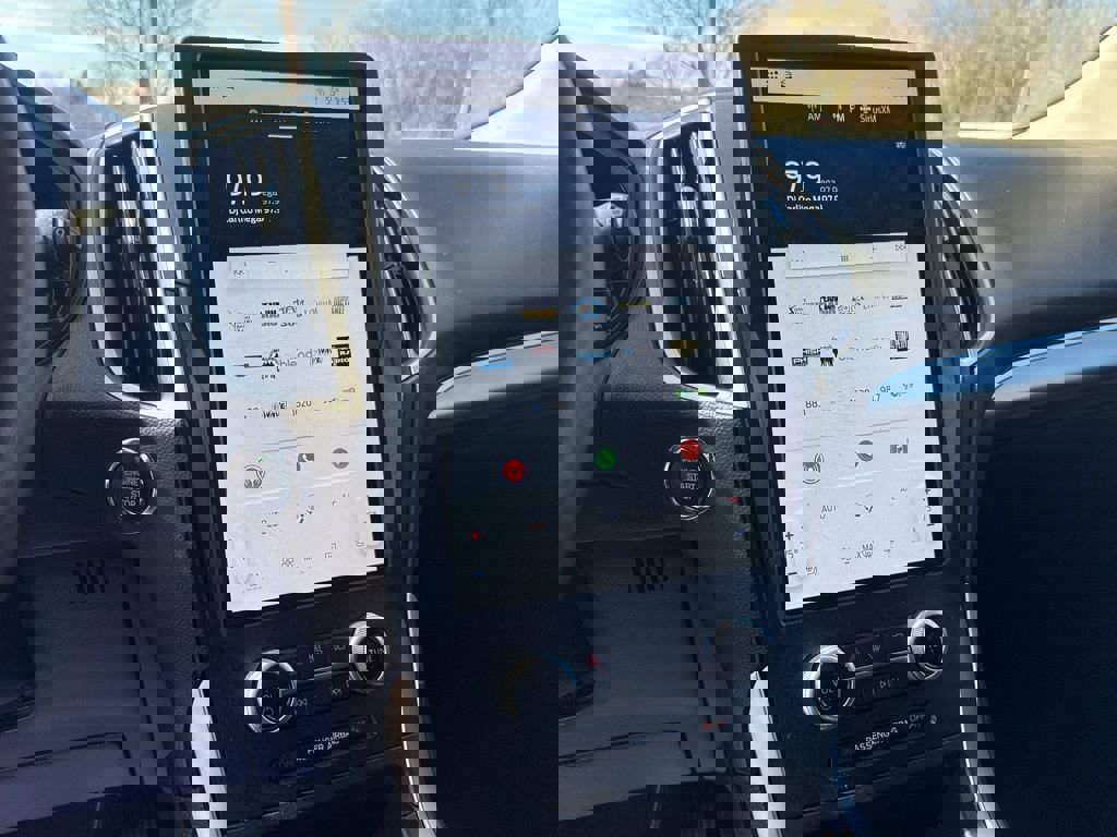 Used 2022 Ford Edge SEL w/ Convenience Package image 16