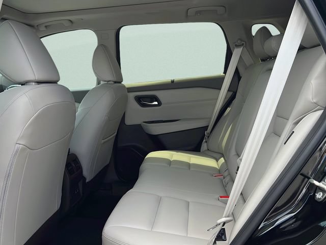 Used 2025 Nissan Rogue SL w/ SL Premium Package FWD image 10