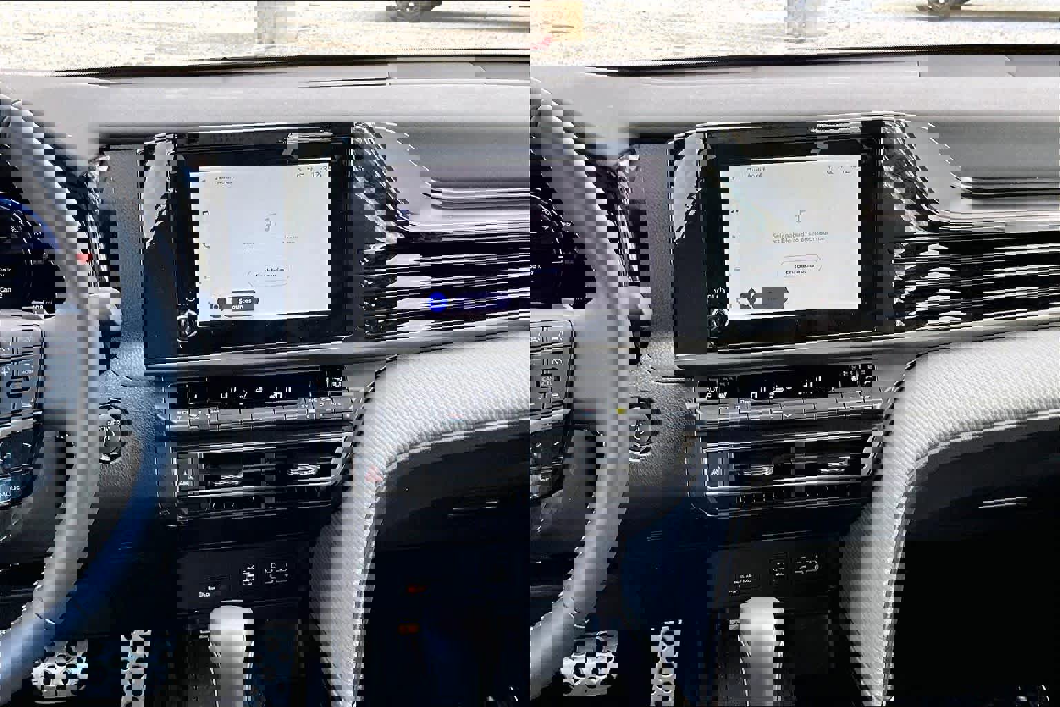 Used 2025 Toyota Camry SE image 6