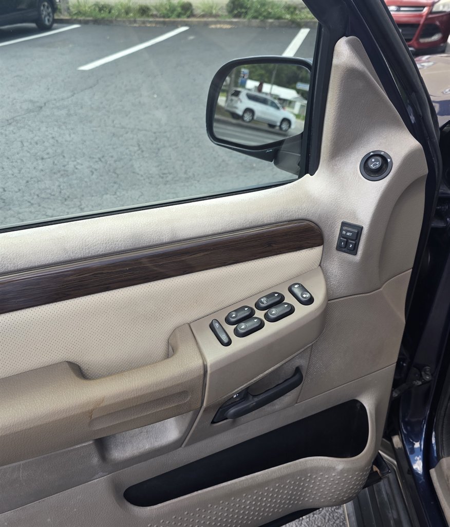 Used 2003 Ford Explorer Eddie Bauer RWD image 17