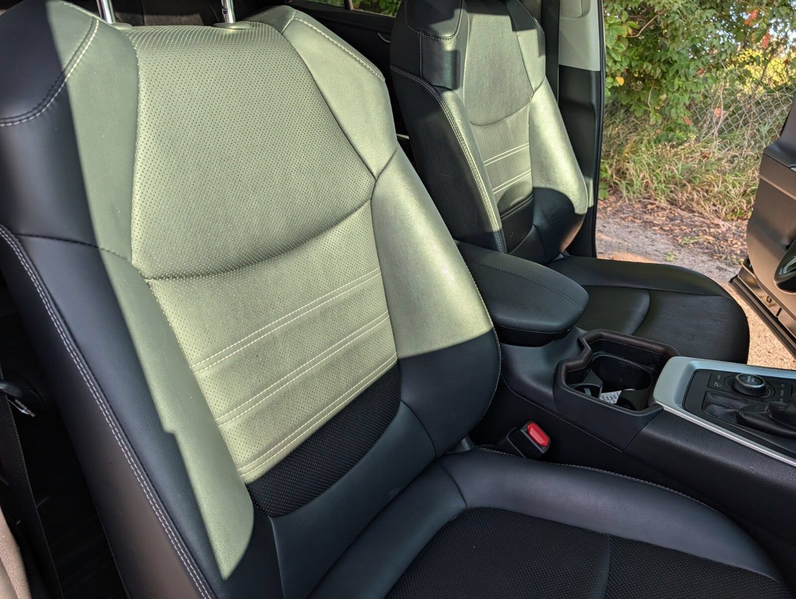 Used 2020 Toyota RAV4 Limited w/ Limited Grade Weather Package AWD/4WD image 25