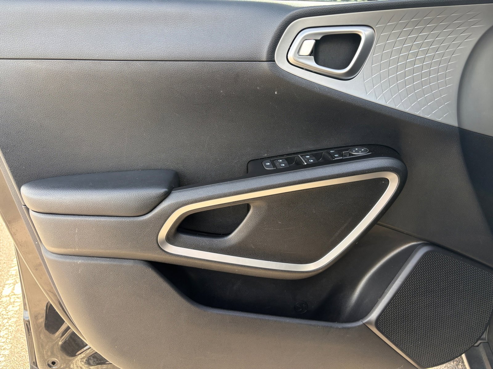 Used 2020 Kia Soul LX image 13