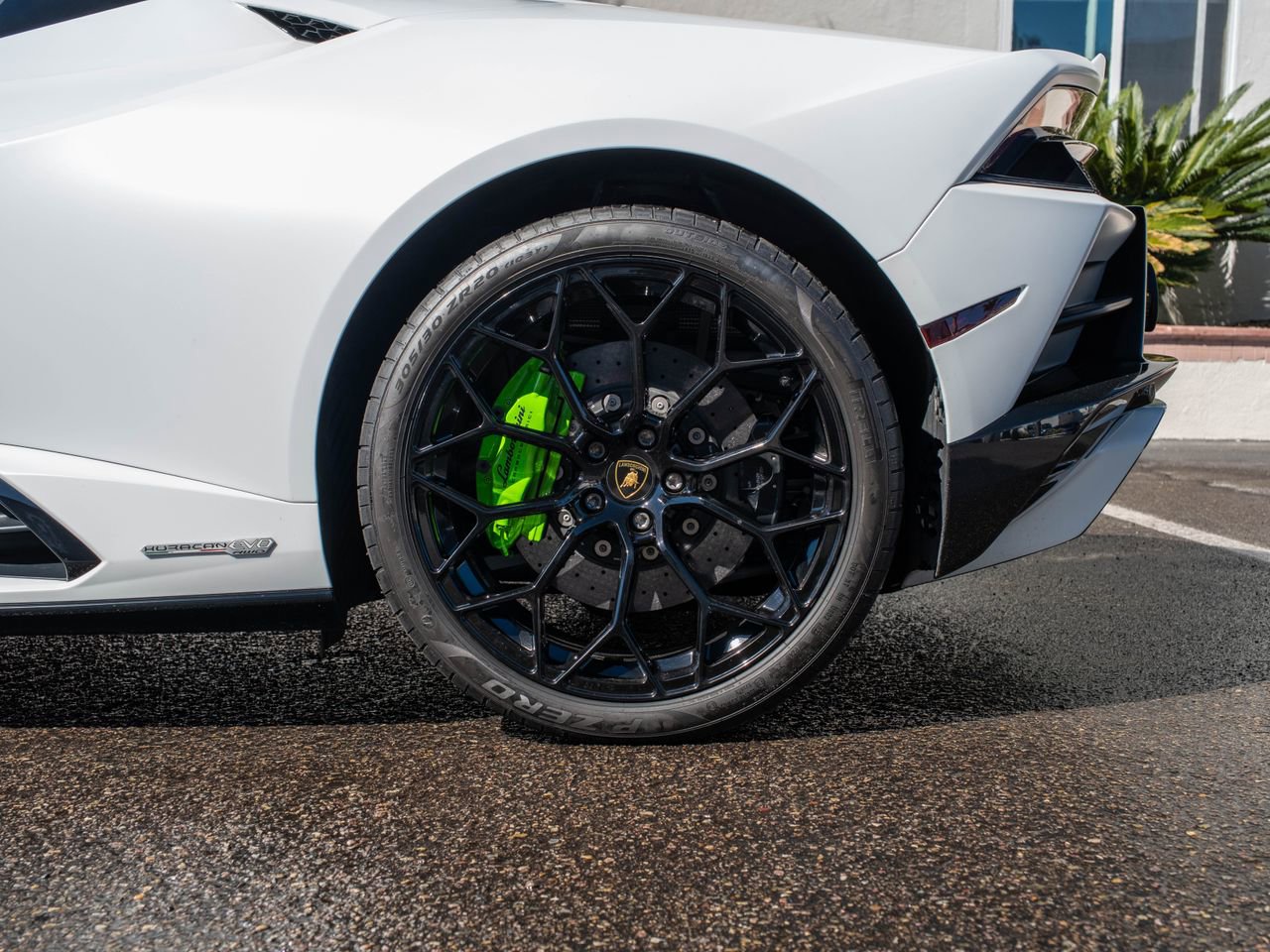 Used 2023 Lamborghini Huracan EVO image 24