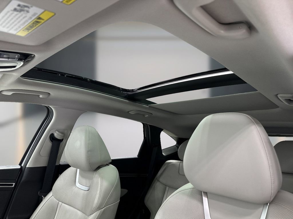 Certified 2022 Hyundai Tucson Limited AWD/4WD image 16