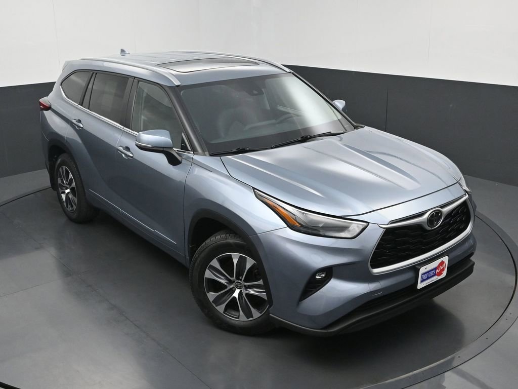 Used 2023 Toyota Highlander XLE image 32