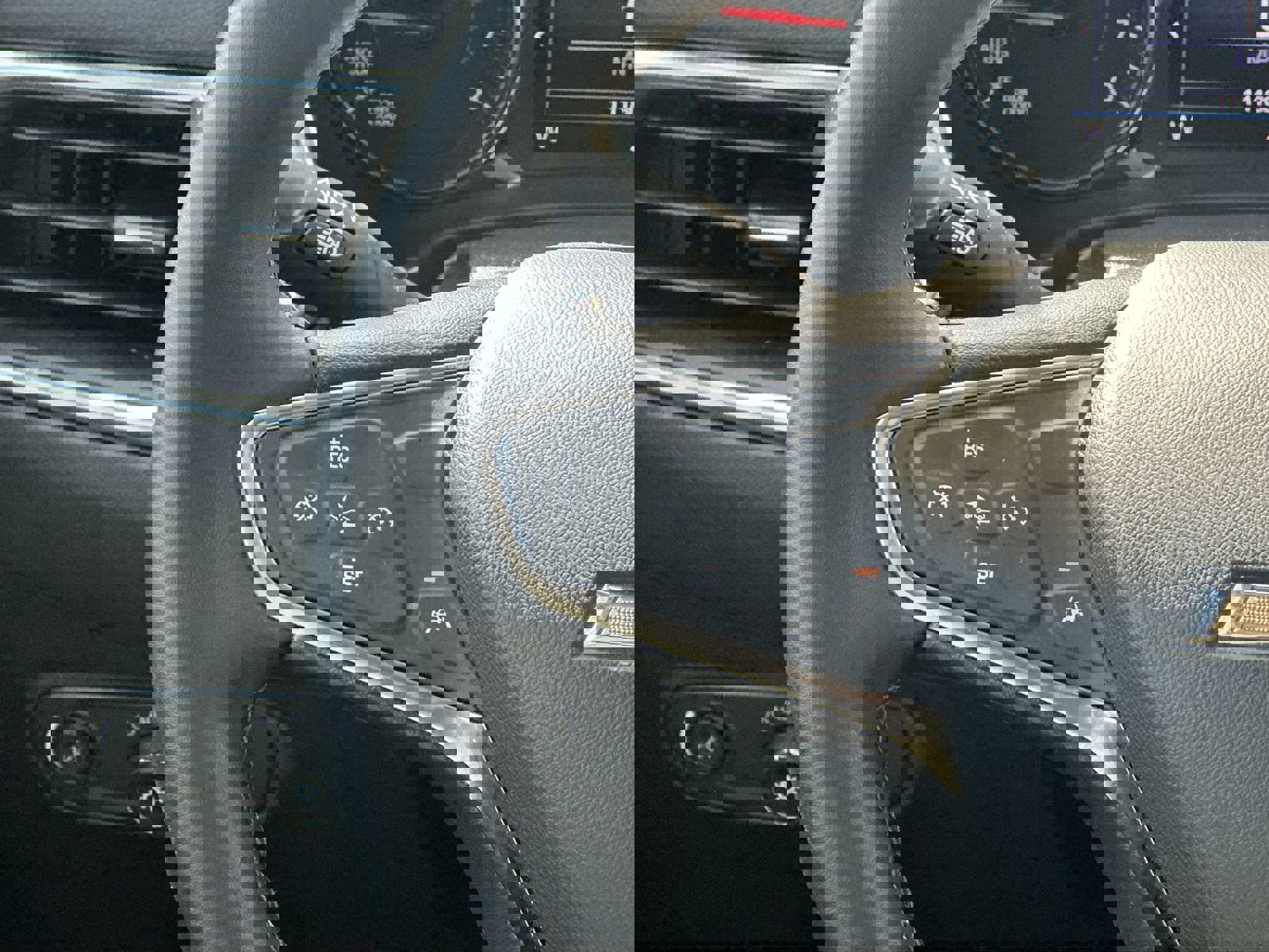 Used 2024 Chevrolet Equinox LT w/ LPO, Floor Liner Package image 20