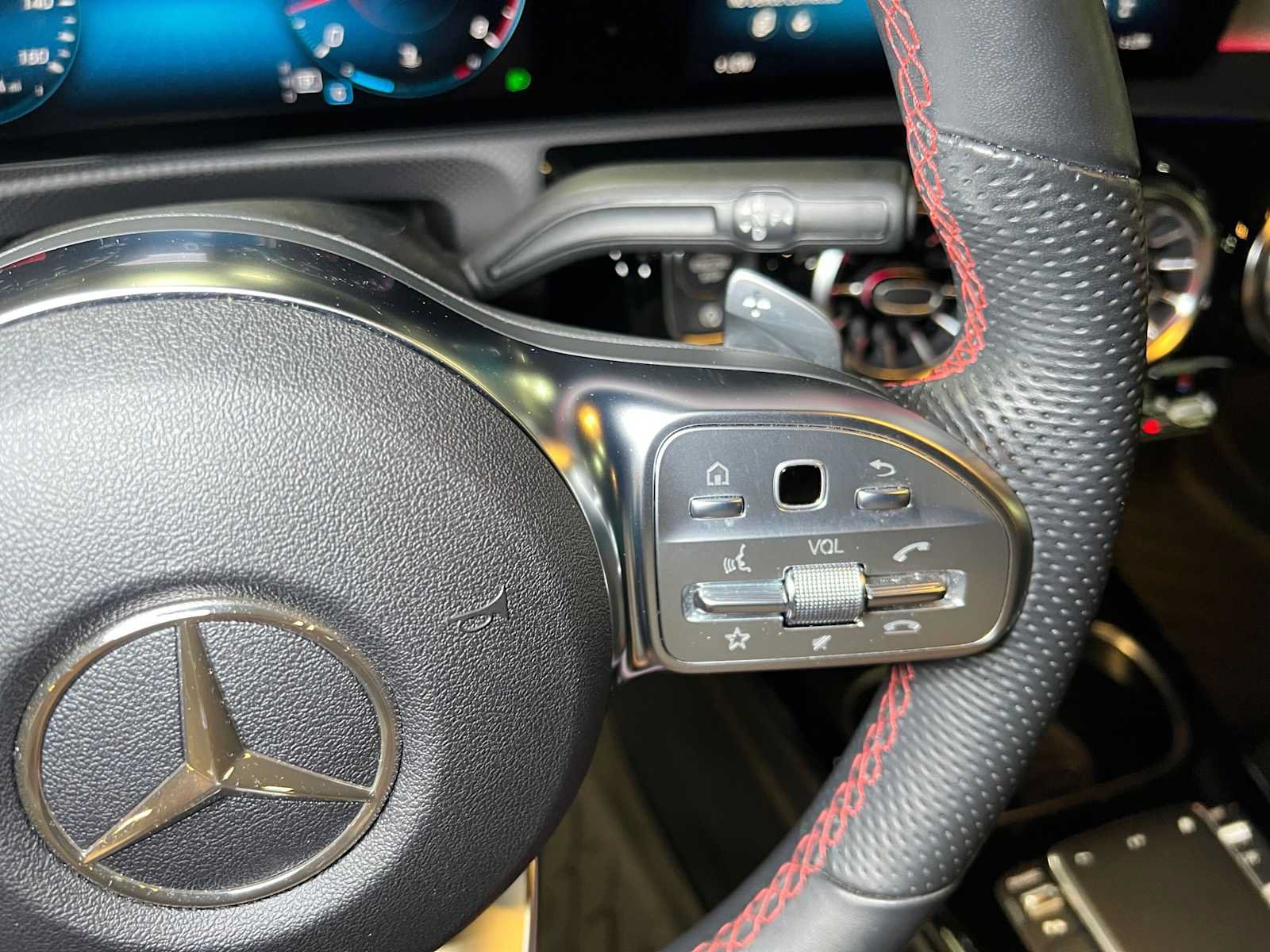 Used 2023 Mercedes-Benz CLA 250 4MATIC image 29