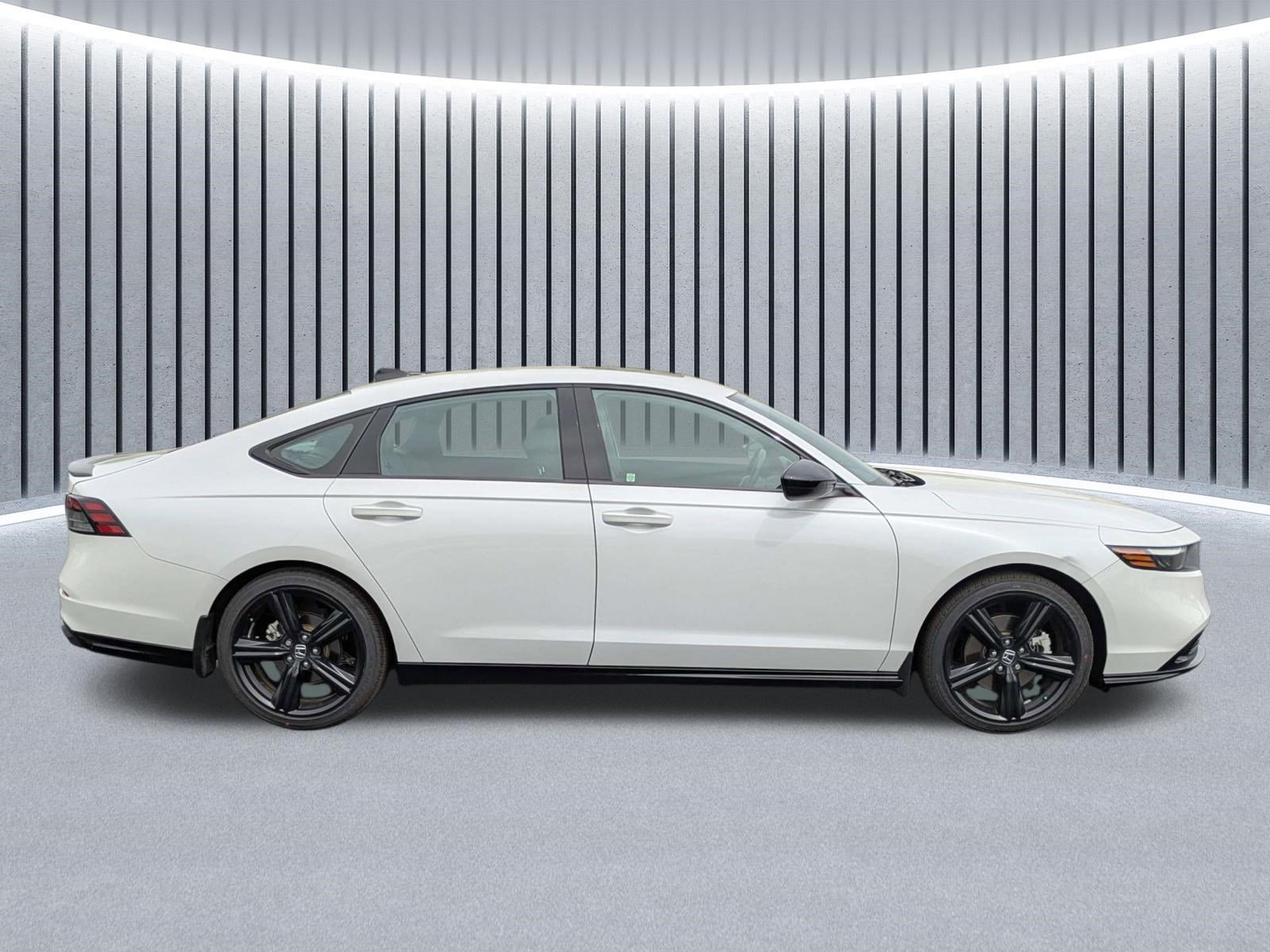 Used 2023 Honda Accord Sport image 4