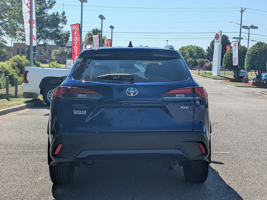 Certified 2025 Toyota Corolla Cross XLE w/ Convenience Package FWD image 4