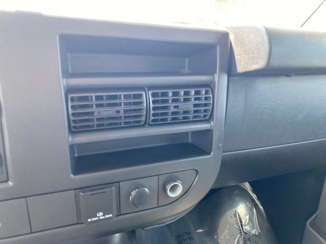 Used 2018 Chevrolet Express 3500 Extended RWD image 19