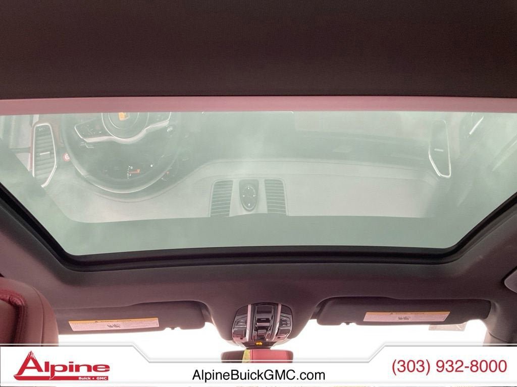 Used 2022 Porsche Cayenne AWD/4WD image 19
