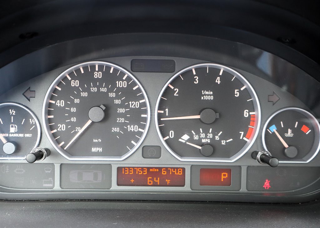 Used 2001 BMW 330i Sedan image 22