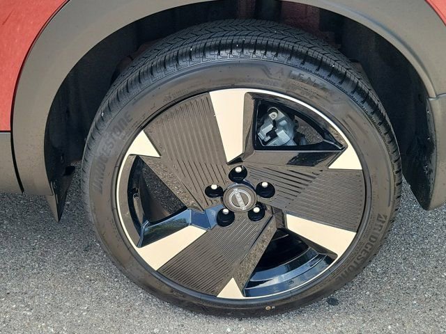 Certified 2026 Nissan Kicks SR FWD image 13