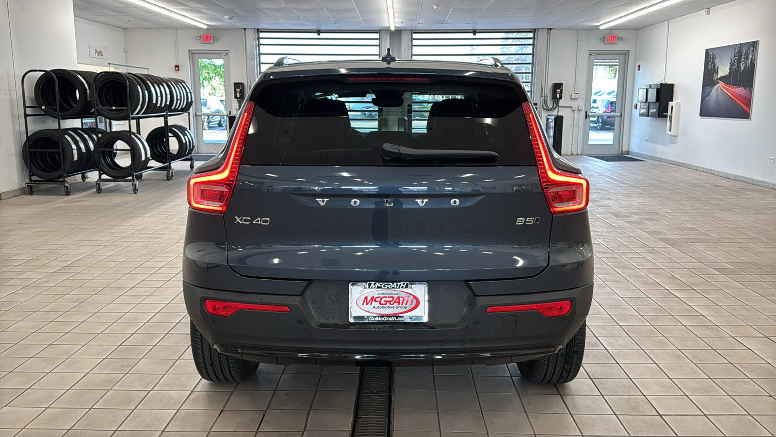 New 2026 Volvo XC40 B5 Core w/ Climate Package AWD/4WD image 6