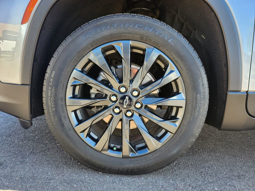 Used 2023 Chevrolet Traverse RS image 34