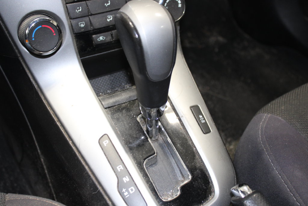 Used 2014 Chevrolet Cruze LT FWD image 27