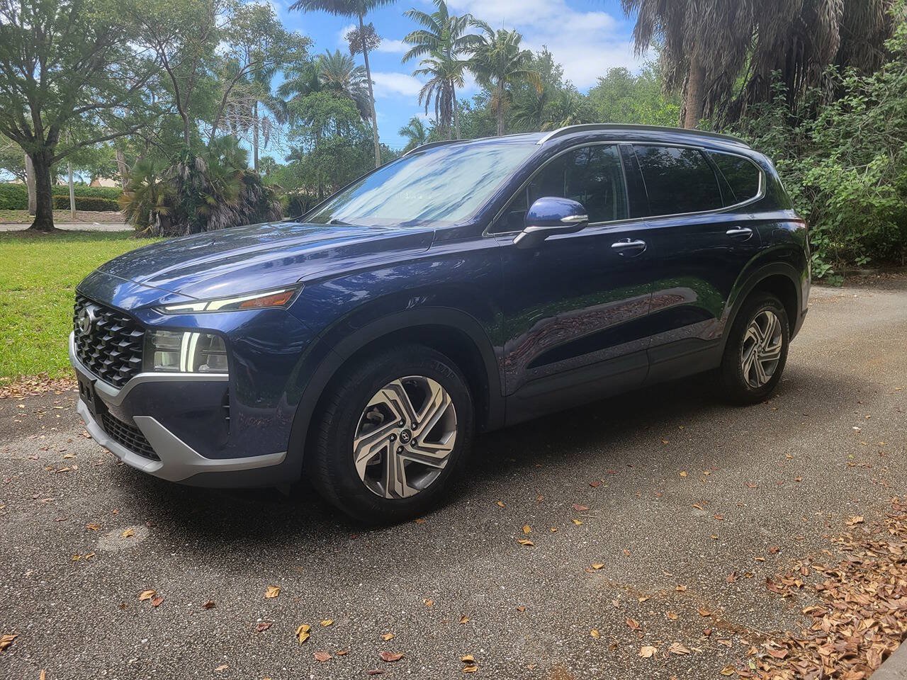 Used 2023 Hyundai Santa Fe SEL FWD image 3