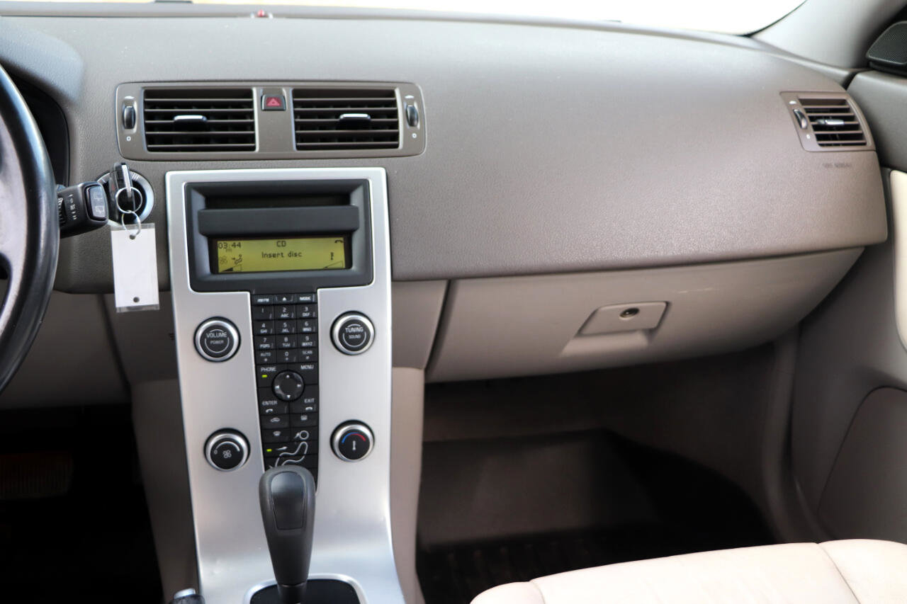 Used 2011 Volvo V50 T5 image 21