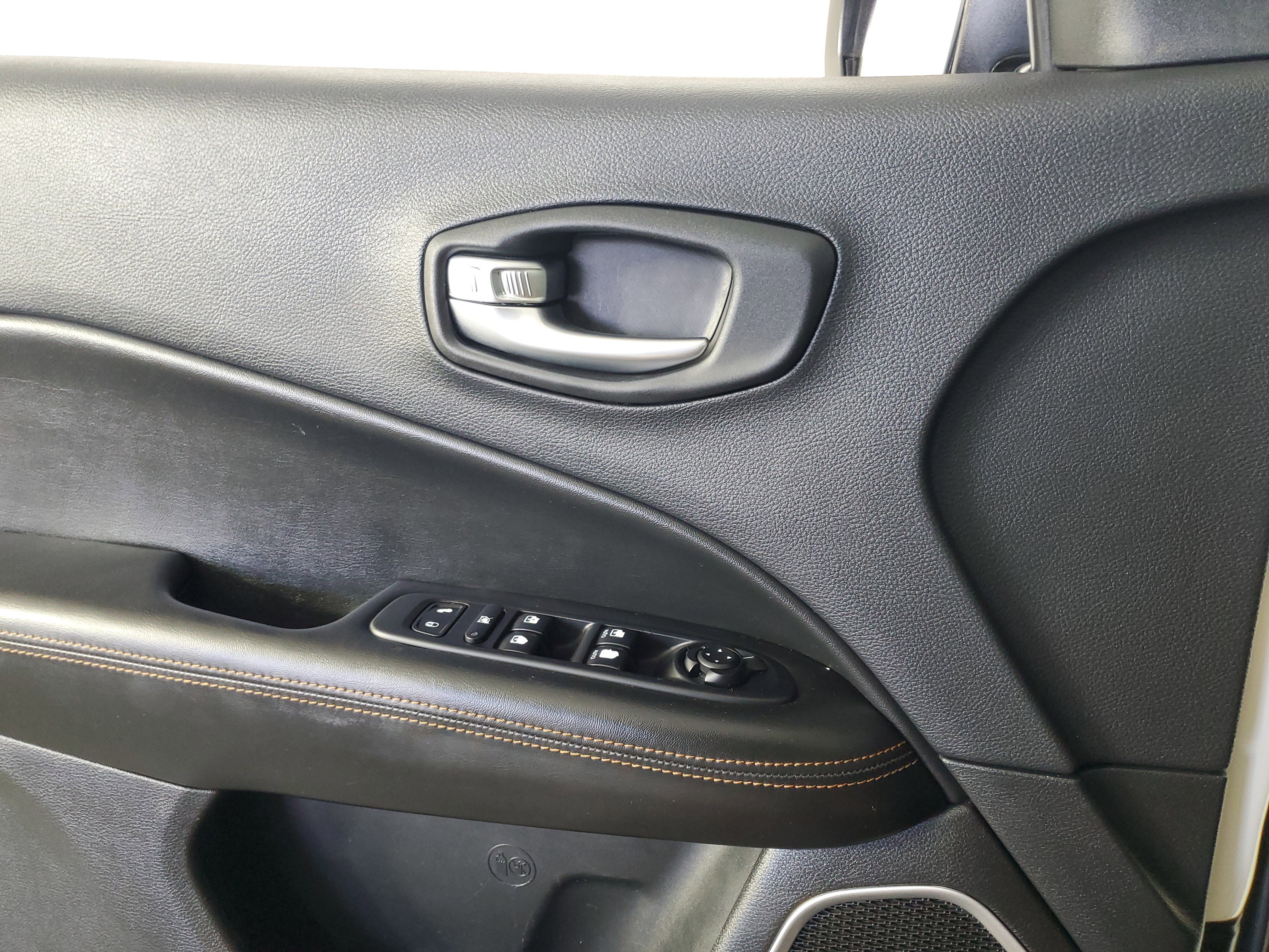 Used 2020 Jeep Compass Limited FWD image 27