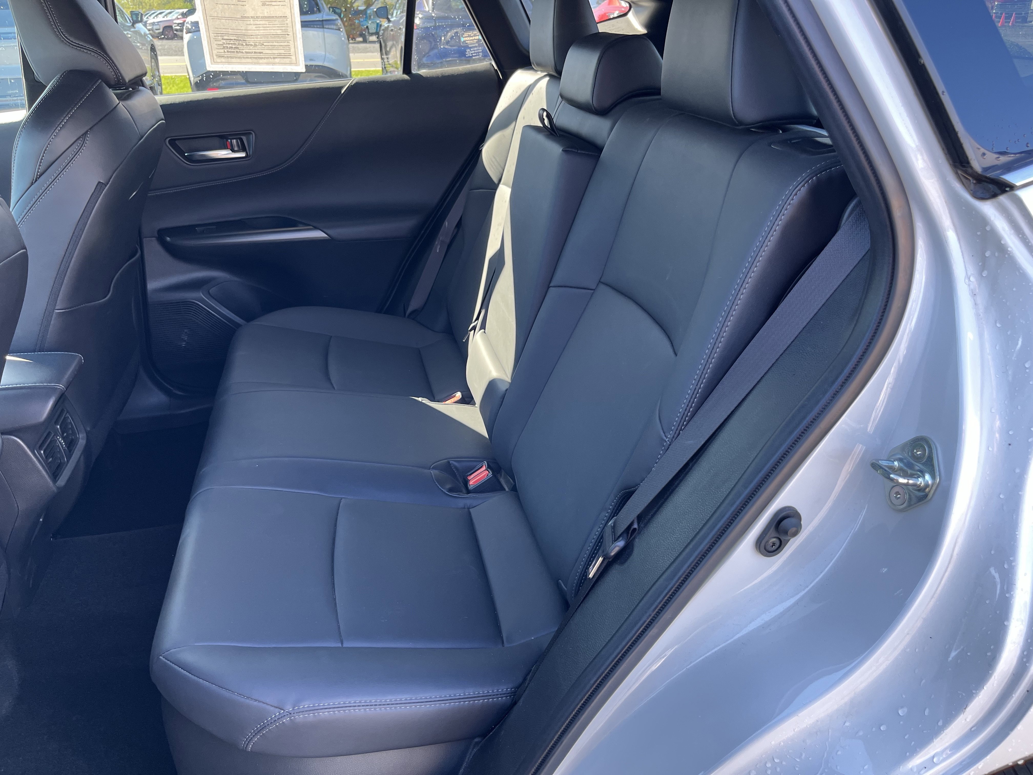 Used 2022 Toyota Venza XLE image 15