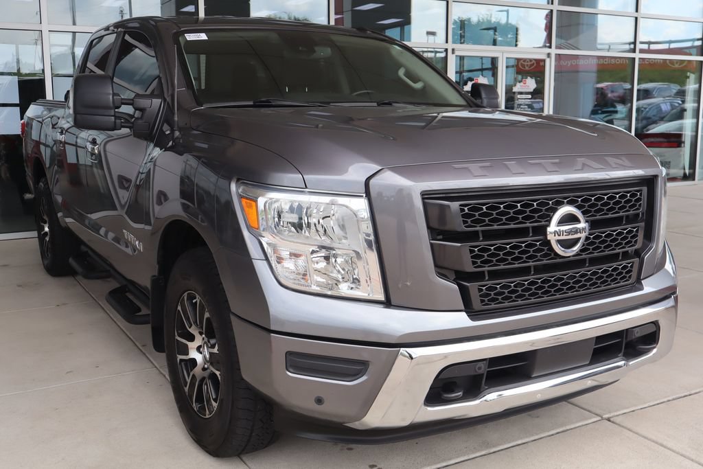 Used 2021 Nissan Titan SV w/ SV Convenience Package