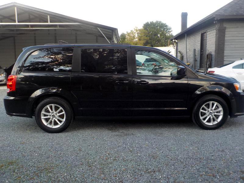 Used 2016 Dodge Grand Caravan SXT image 6
