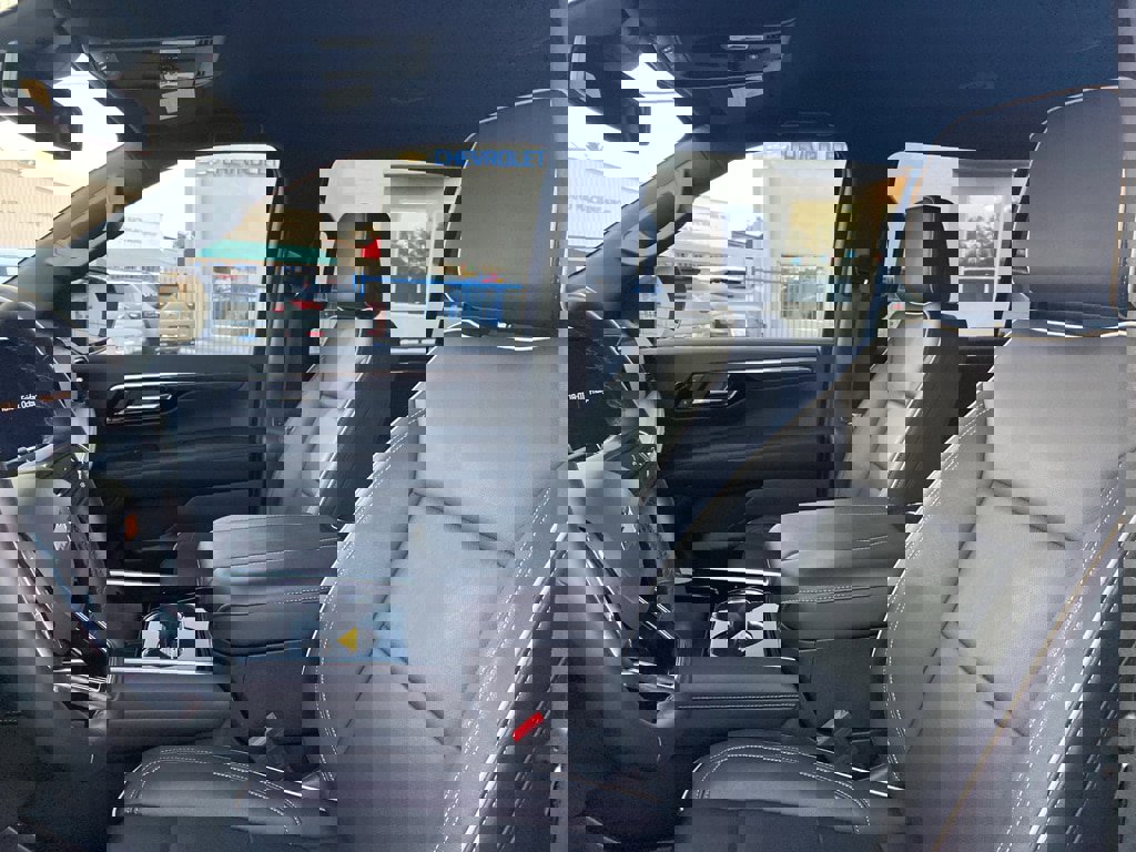 Used 2025 Chevrolet Suburban Premier image 28