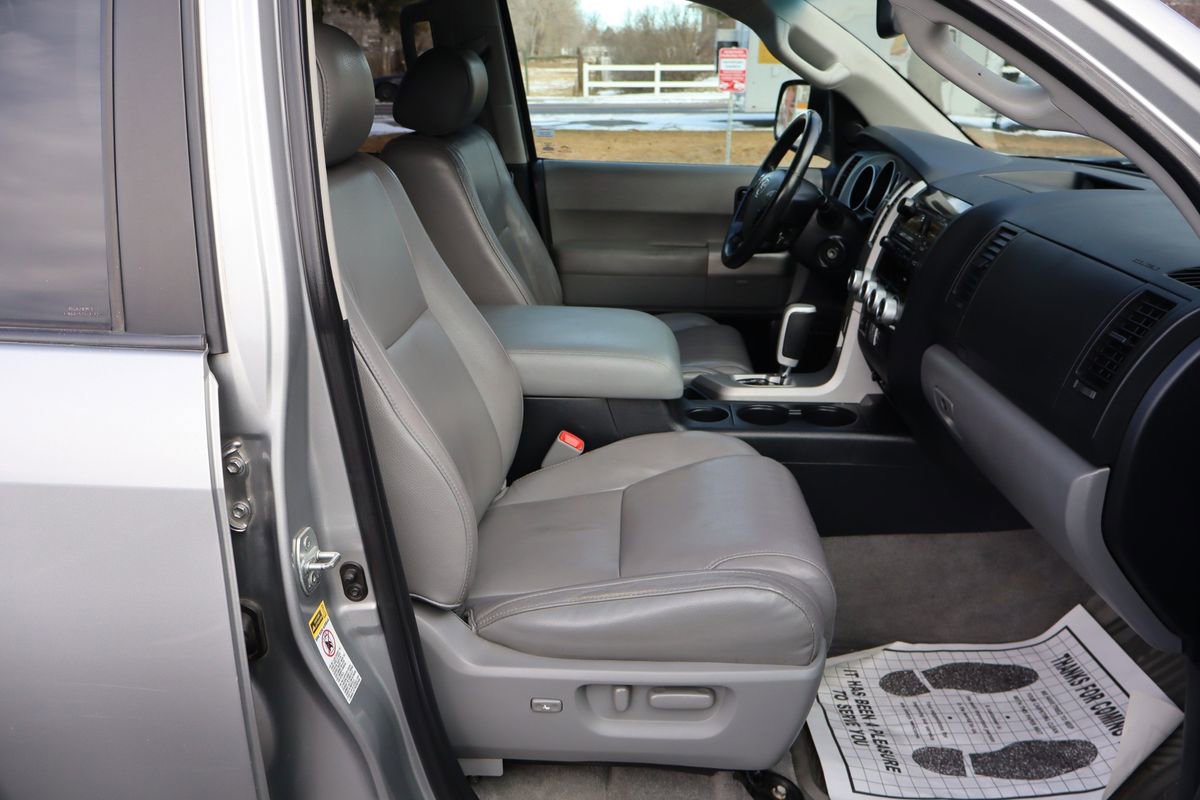 Used 2008 Toyota Sequoia Limited AWD/4WD image 24